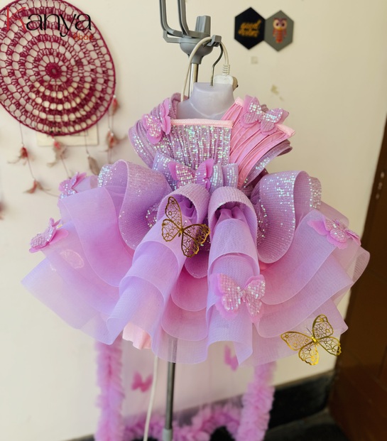 Pink layered outfit with shoulder structural design