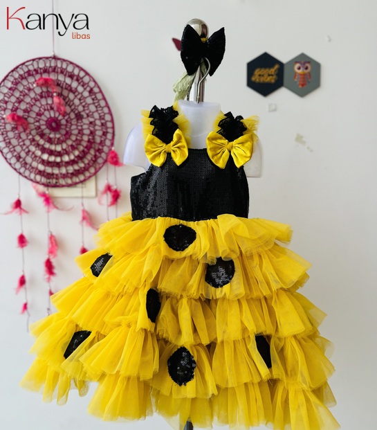 Honey bee theme outfit