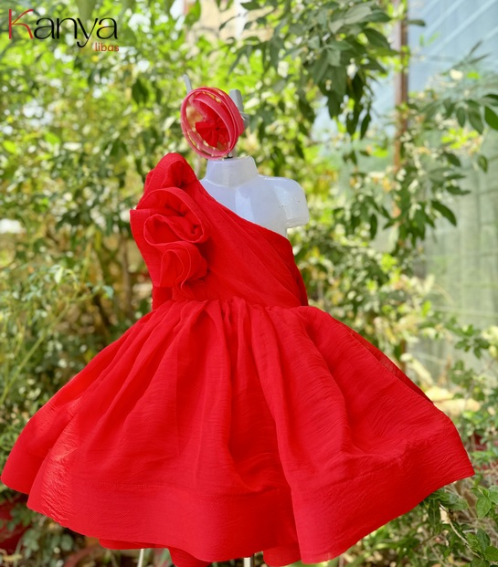 Red Side design outfit