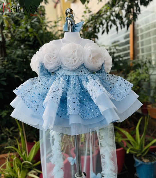 White rose Sky blue layered outfit